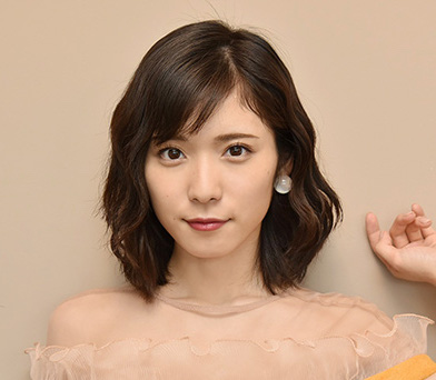 松岡茉優が可愛いけど天然！美脚画像や現在の熱愛彼氏は誰？