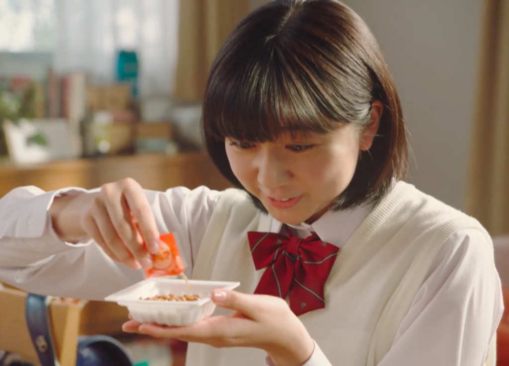 金のつぶたれたっぷり たまご醤油だれｃｍ納豆を食べる制服姿の女優は誰 Yutori Channel