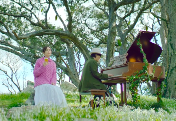 淡麗グリーンラベルcmの女優と俳優は誰 セーターの美人とピアノを弾く男性 Yutori Channel