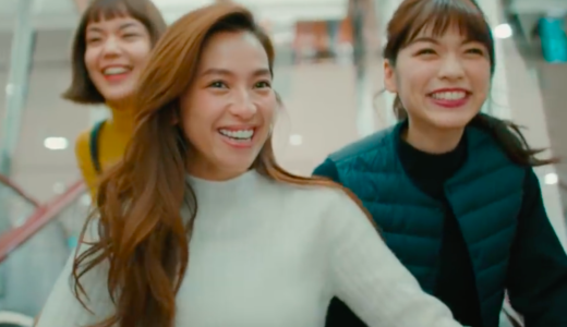ユニクロ誕生感謝祭CMの女優は誰？白いセーターでロングヘアーの美女！