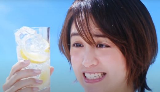 『氷結®』CMでチューハイを美味しそうに飲んでいるショートヘアーの女優は山本美月さん！